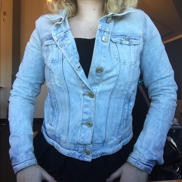 Hand painted denim jacket - unique statement piece - Picture 3 of 3